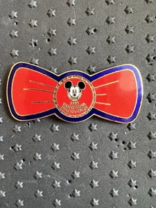 Disney 1995 Disneyana Discoveries Convention Behind the Scenes Tour Mickey Pin - Picture 1 of 2