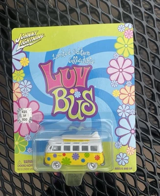 Johnny Lightning VW Volkswagen Transporter LUV Bus Microbus 425/500 Diecast - Image 1 of 4
