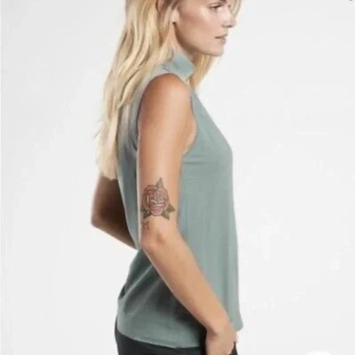 Athleta Womens Outbound Tanktank top green size xs - Image 1 of 4