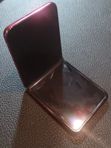 Motorola Razr+ 2024 - 256 GB - Hot Pink (T-Mobile) NEW / SEALED 📦 - Picture 1 of 6