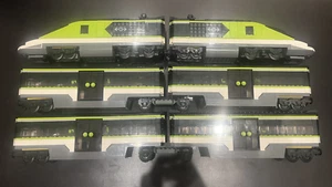 2x locomotives, 4 matching cars, with controllers. Lego city passenger trains - Picture 1 of 8