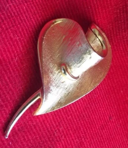 Vintage CORO Marked Brushed Gold Tone 3” Heart Brooch Pin FREE SHIPPING - Picture 1 of 4