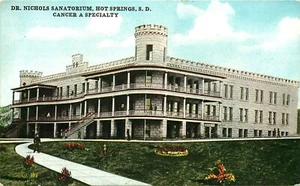 DR. NICHOLS KREBS SANATORIUM, HEISSE QUELLEN, SOUTH DAKOTA, ALTE POSTKARTE - Bild 1 von 2