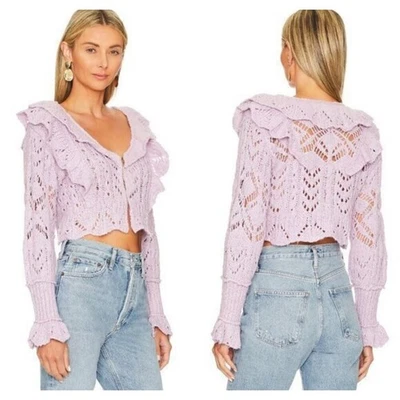 Nuevo con etiquetas Cárdigan Free People Avery Orquídea Polvo Recortado Volantes Tejido Gancho y Ojo Grande Foto 1 de 4