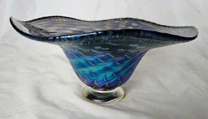 Gorgeous Richard Golding iridescent design studio glass footed bowl, circa 2015 - Picture 1 of 17