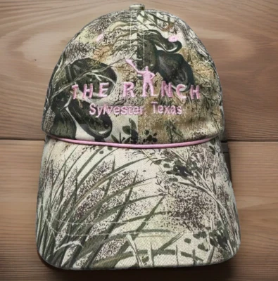 Gorra Camuflaje The Ranch Ajustable Cola de Caballo Fauna Camuflaje Rosa Silvestre Texas Foto 1 de 4