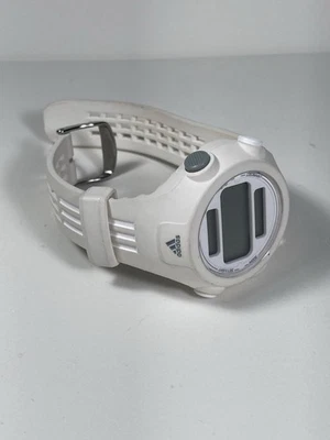 Reloj digital Adidas para hombre blanco deportivo necesita batería Foto 1 de 4