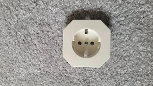 Merten Octocolor Cremeweiß Steckdosen Abdeckung Einsatz - Bild 1 von 2