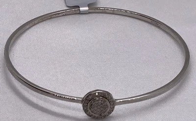 Brazalete brazalete de plata de ley con diamantes de 1/4 quilate Foto 1 de 4