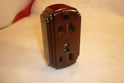 NOS EAGLE ART DECO BAKELITE 3 PRONG OUTLET ADAPTER GROUND 15A  RECEPTACLE USA - Image 1 of 4
