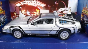 Welly Maßstab 1:24 Diecast Back to The Future II Delorean Time Machine 2441W - Bild 1 von 6