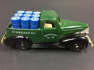 Chevron Die Cast Lledo 1939 Pickup Standard Oil Refinery No. 21 Green Truck - Picture 1 of 10