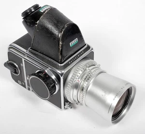 Hasselblad 500C camera w/ Distagon 50mm F4 lens + A12 Back + NC2 prism #0110 - Picture 1 of 10