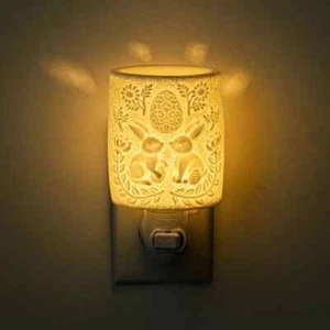 Cotton Meadow Mini Wall Scentsy Warmer White New IN BOX - Picture 1 of 4
