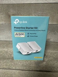 TP-Link TL-WPA4220KIT AV600 300Mbps Powerline Ethernet Adapter Starter KIT NIB - Picture 1 of 6