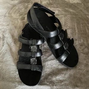 Resort Vacation Vionic Strappy Sandals Women’s Size 10 Black Leather Comfort - Picture 1 of 10