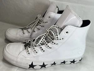 Miley Cyrus Converse Women’s Size 6.5 Chuck Taylors White Black High Top Shoes - Picture 1 of 11