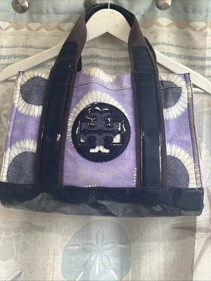 Mini bolso de mano Tory Burch de lona charol azul marino púrpura Tory, defectos, leer Foto 1 de 4