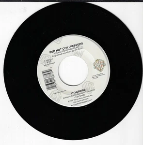 RED HOT CHILI PEPPERS OTHERSIDE/HOW STRONG 45RPM VINYL - Picture 1 of 1