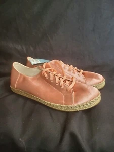 Toms Women’s Lena Espadrille Sneakers Shoes Rose Cloud Pink Satin Laces 8.5 NWT - Picture 1 of 4