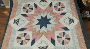 1980 HANDGEMACHTER FREUNDSCHAFTSSTERN MIT VARIATIONEN MUSTERN 76" X 62" - Bild 1 von 12