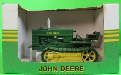 Spec Cast 1/16 John Deere MC Green Crawler Without Blade, Metal Tracks - Image 1 of 4