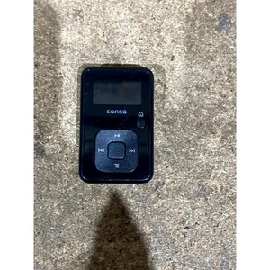 SanDisk Sansa Clip+ MP3 Player Black 4GB Digital Display FM Radio Voice Recorder - Picture 1 of 14