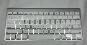 GENUINE Apple Wireless Bluetooth Keyboard A1314 Mac Aluminium - Tested - Picture 1 of 5