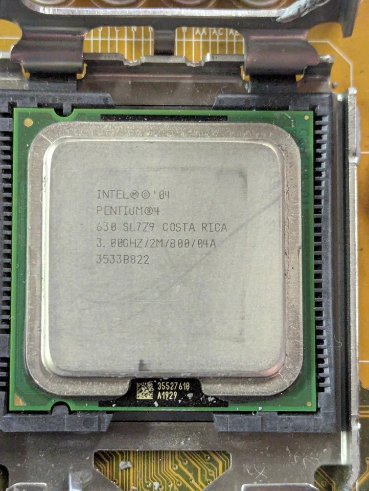 Intel Pentium 4 630 3.0GHz CPU SL7Z9 LGA775 Processor - Image 1 of 1