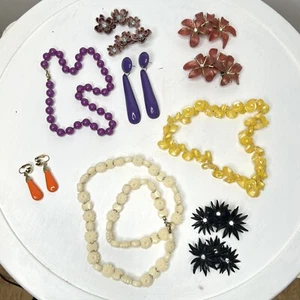 Vintage Mixed Costume Jewelry Plastic Beaded Necklaces & Clip On Earrings - Picture 1 of 10