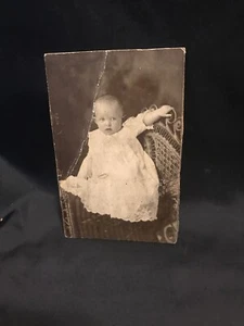 Foto vintage de tarjeta de gabinete de bebé bebé - Imagen 1 de 3