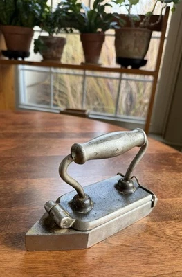 ANTIGUO INUSUAL HIERRO TRISTE/VOLANTES (BJ) Foto 1 de 4