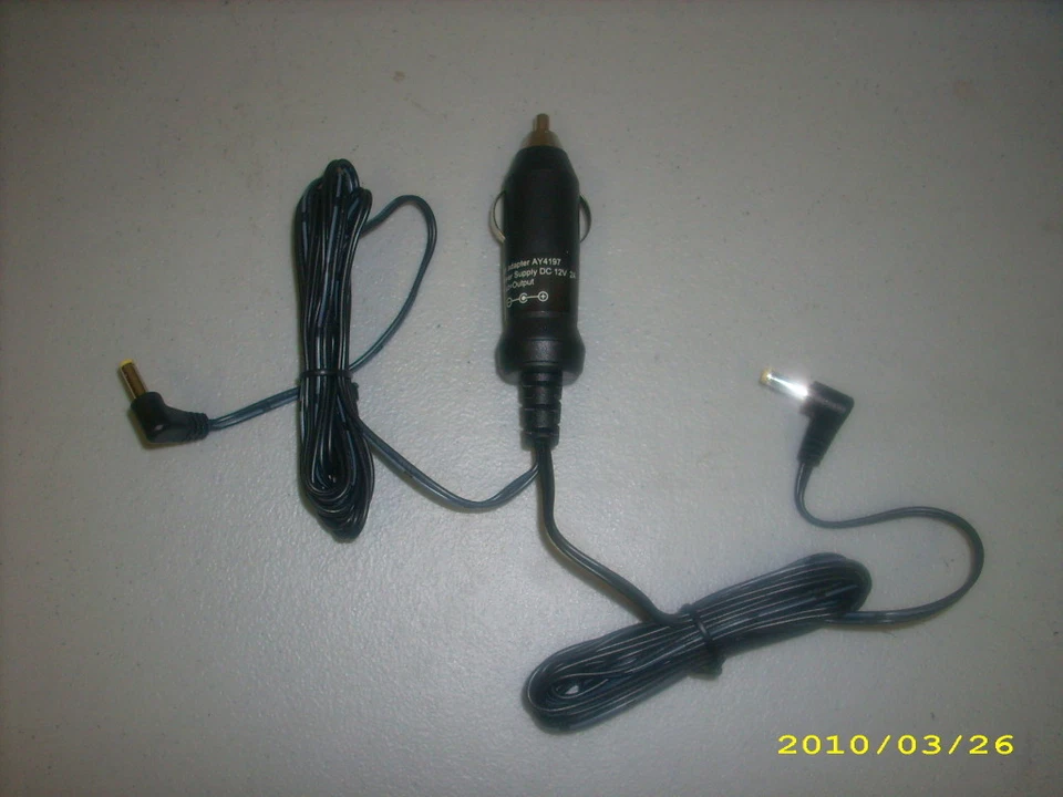 Adaptador de coche Philips AY4197 12V 2A para reproductor de DVD de doble pantalla PD9016/37 Foto 1 de 1