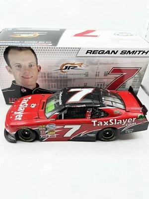 Camaro Taxslayer 2014 firmado por Regan Smith #7 1/24 NASCAR diecast Foto 1 de 4