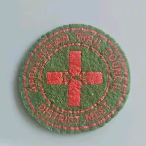 APPALACHIAN TRAIL COUNCIL 1945 Pfadfinder Bezirk Treffen Filz PATCH Erste Hilfe Vintage - Bild 1 von 5