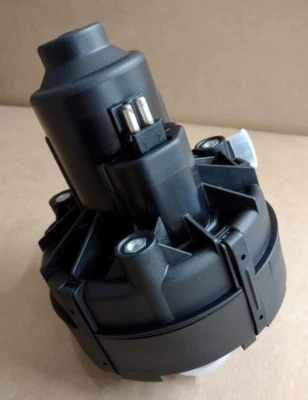 Bosch 0580000040 OEM Air Pump Fits: Select 2012-2015 Mercedes-Benz: C250, SLK250 - Image 1 of 4
