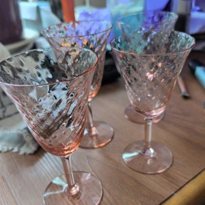 4er Set Vintage Rosa/Pfirsich Diamant Wein Wasser Glas Kelch Kordeln - Bild 1 von 5