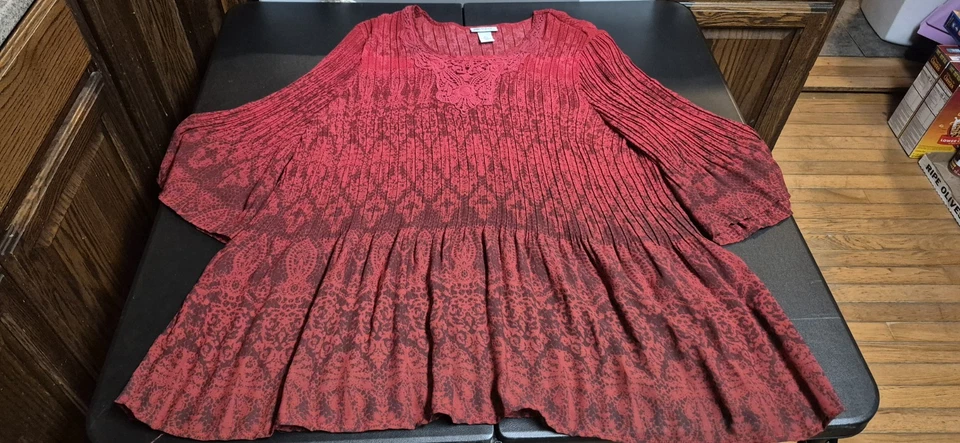 Damas Talla 2X (22/24W) Maggie Barnes para Catherine's Top Rojo Foto 1 de 4