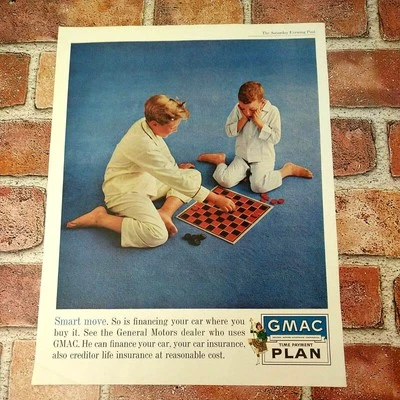 Financiamiento GMAC - Niños en PJ's jugando damas - Movimiento inteligente - Anuncio impreso de colección 1961 Foto 1 de 4