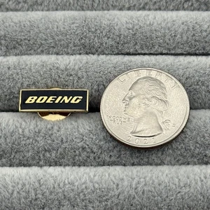 Boeing Airplane Plane Manufacturer Black Enamel Gold Tone Pin Pinback #59814 - Picture 1 of 2