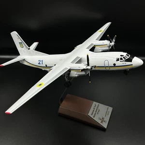 Modelo Oficial Antonov 26 An-26 "21" Guardia Nacional Ucrania escala 1:72 (40 cm) - Imagen 1 de 20