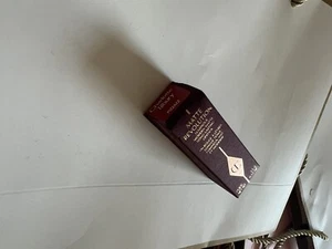 BNIB Sealed Charlotte Tilbury Matte Revolution Lipstick in Pizzazz. 3.5g - Picture 1 of 2