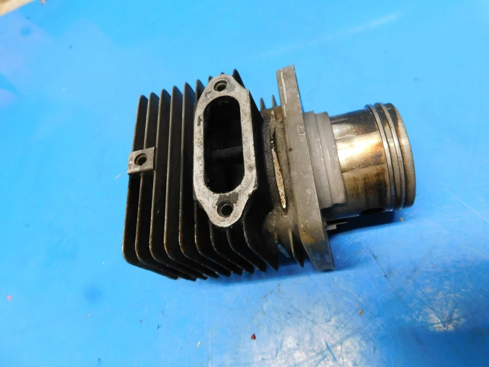 PISTÓN Y CILINDRO PARA MOTOSIERRA PIONEER 1110 ---- CAJA 2174 M Foto 1 de 1