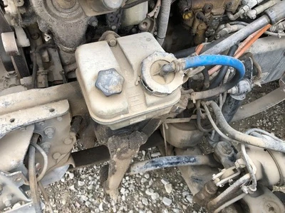 Depósito de dirección asistida Freightliner CASCADIA izquierda/conductor - usado Foto 1 de 3