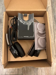 Plantronics Voyager UC B825M Dual Ear Headset mit Ladestation - Schwarz - LESEN - Bild 1 von 9