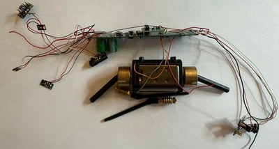 TRENES ESCALA NUEVO MOTOR VOLANTES 21 PINES DCC RDY LED ZANJA DELANTERA TRASERA HDLT AC4400 Foto 1 de 4