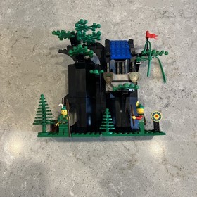 Vintage LEGO 6054 Forest man&rsquo;s Hideout 99.99 Complete! With Instructions!