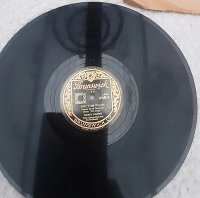 JUDY GARLAND MICKEY ROONEY 78 rpm TREAT ME ROUGH / COULD YOU USE ME BRUNSWICK - Изображение 1 из 4