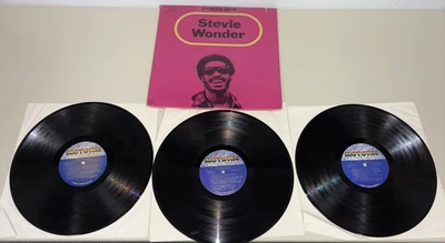 Stevie Wonder - Looking Back - triple LP 1977 Motown M-804LP3 Trifold VG+/EX - Image 1 of 4