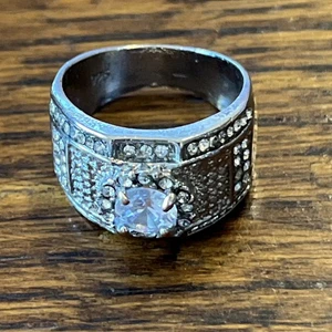 Designer Ring Size 6.5 - Picture 1 of 2